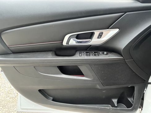 Used 2016 GMC Terrain SLE image 9