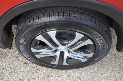 Used 2016 Toyota RAV4 LE image 23