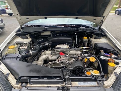 Used 2005 Subaru Outback 2.5i image 31