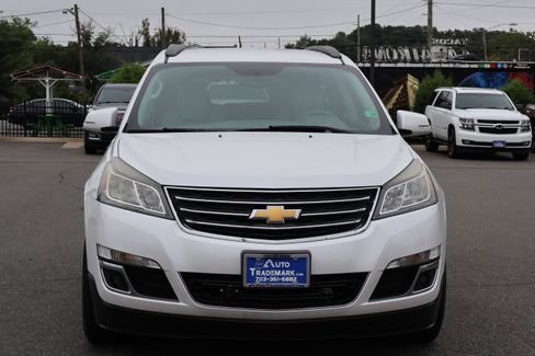 Used 2016 Chevrolet Traverse LT image 3