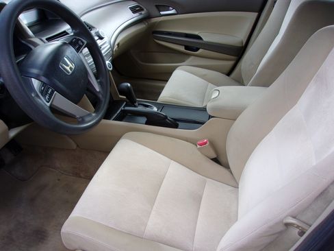 Used 2010 Honda Accord LX image 7