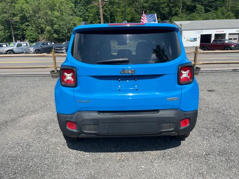 Used 2015 Jeep Renegade Latitude image 5