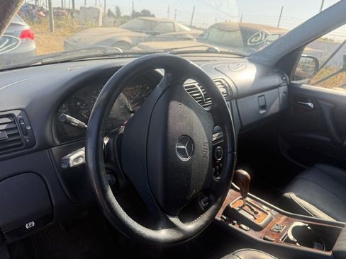 Used 2004 Mercedes-Benz ML 500 image 4