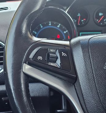 Used 2011 Chevrolet Cruze LTZ image 17