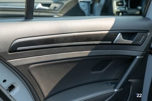 Used 2019 Volkswagen Golf R image 30