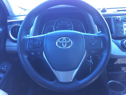 Used 2015 Toyota RAV4 LE image 26
