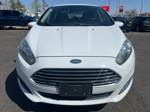 Used 2014 Ford Fiesta SE image 2