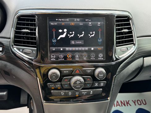 Used 2021 Jeep Grand Cherokee Laredo X image 27
