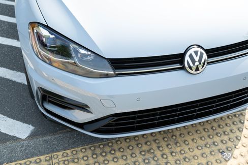 Used 2019 Volkswagen Golf R image 67
