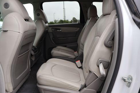 Used 2016 Chevrolet Traverse LT image 13