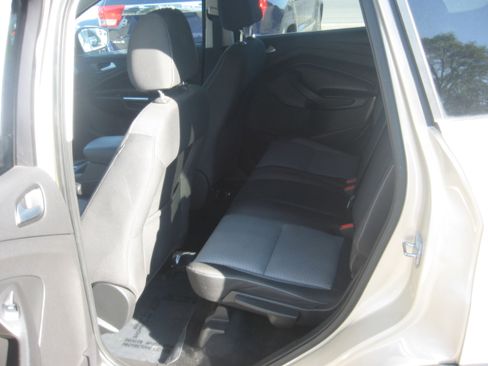 Used 2017 Ford Escape SE image 11