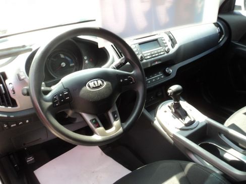Used 2016 Kia Sportage LX image 6