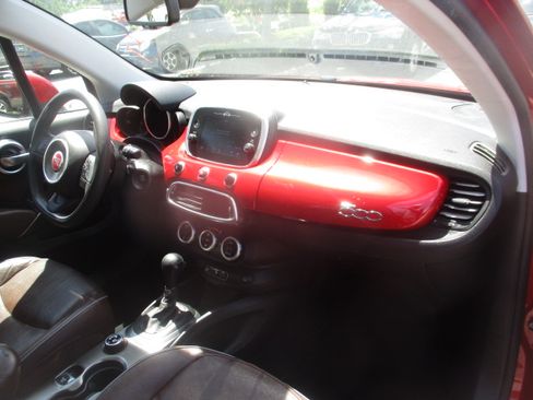 Used 2018 FIAT 500X Lounge image 9