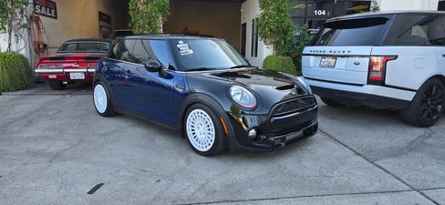 Used 2015 MINI Cooper S image 2