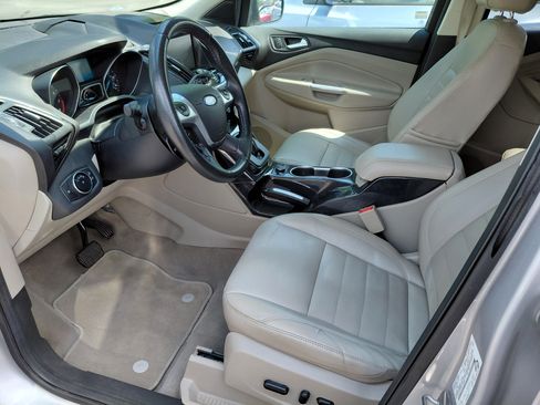 Used 2014 Ford Escape Titanium image 2
