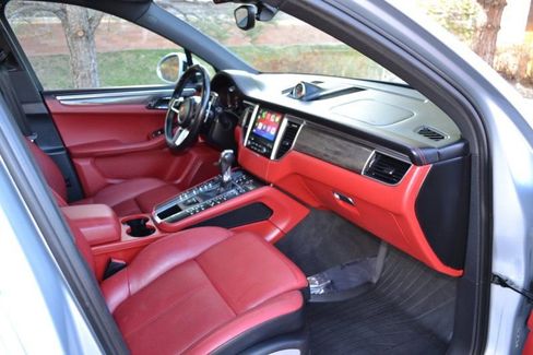 Used 2017 Porsche Macan image 29