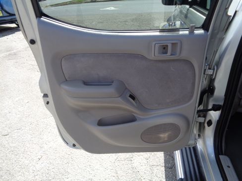 Used 2004 Toyota Tacoma TRD Off-Road image 33