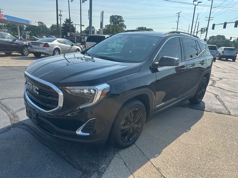 Used 2018 GMC Terrain SLE image 2