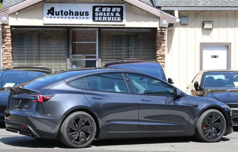 Used 2024 Tesla Model 3 Performance image 3
