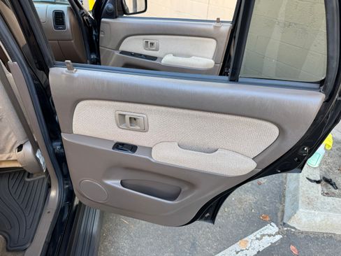 Used 2000 Toyota 4Runner Sport image 37