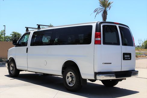 Used 2018 Chevrolet Express 3500 LT image 5