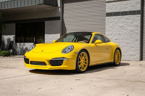 Used 2014 Porsche 911 Carrera 4S image 2