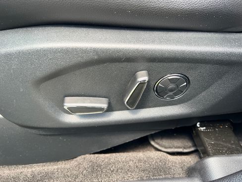 Used 2018 Ford Explorer Limited image 9