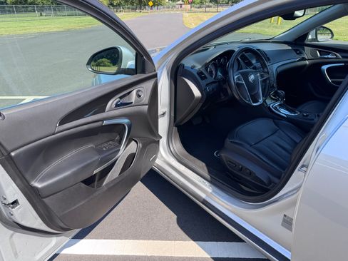 Used 2012 Buick Regal Premium image 2