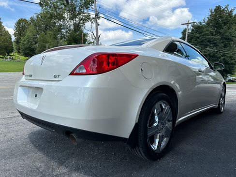 Used 2009 Pontiac G6 GT image 4