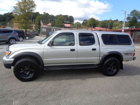 Used 2004 Toyota Tacoma TRD Off-Road image 2