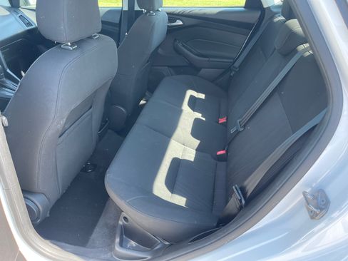 Used 2017 Ford Focus SE image 9