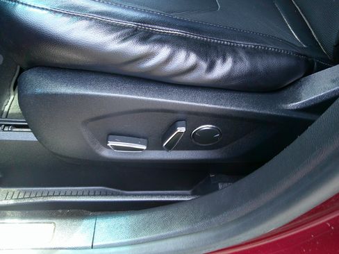Used 2015 Ford Edge Titanium image 12