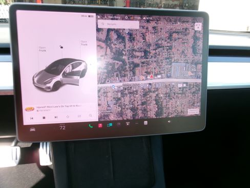 Used 2021 Tesla Model 3 Performance image 16