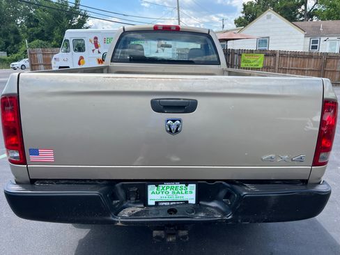 Used 2005 Dodge Ram 1500 Truck ST image 12