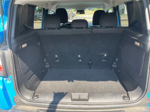 Used 2015 Jeep Renegade Latitude image 17