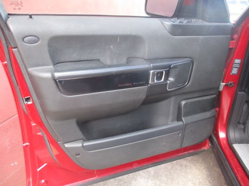 Used 2012 Land Rover Range Rover HSE image 11