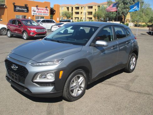 Used 2021 Hyundai Kona SE image 6