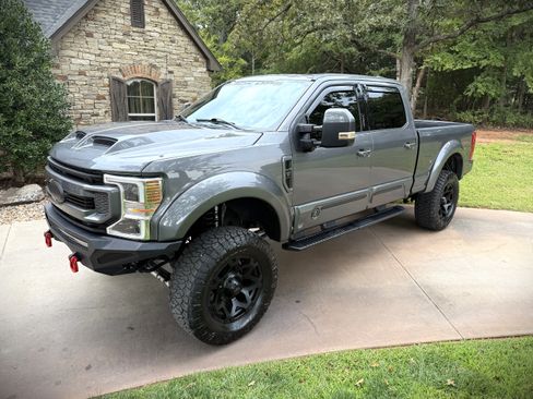 Used 2022 Ford F250 Lariat image 1