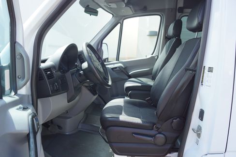 Used 2017 Mercedes-Benz Sprinter 2500 image 7