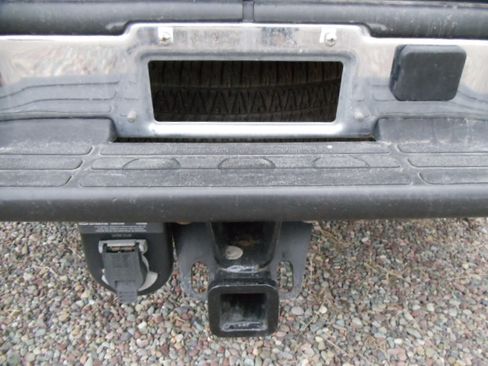 Used 2001 Chevrolet Suburban LS image 25