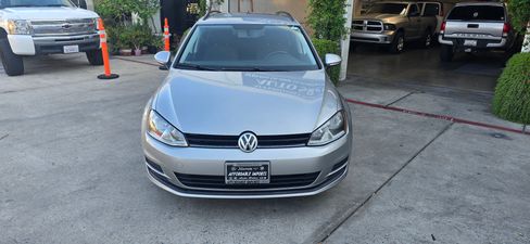Used 2016 Volkswagen Golf Sport image 15