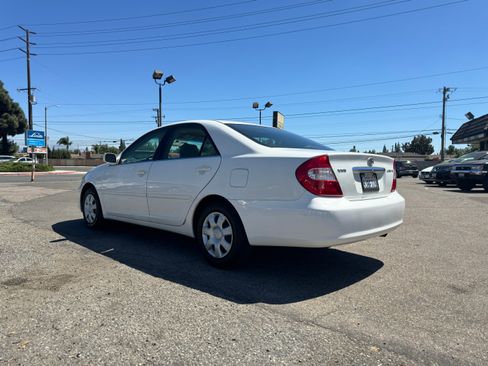 Used 2003 Toyota Camry LE image 4