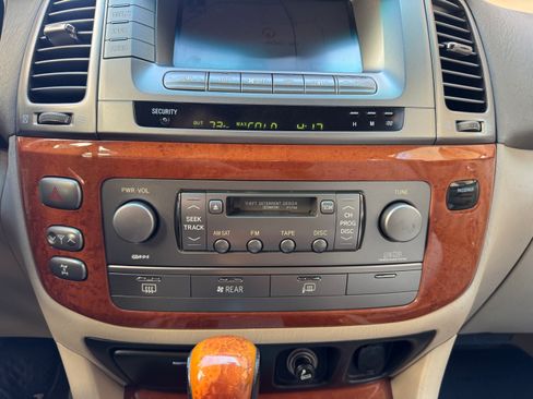 Used 2005 Lexus LX 470 image 31