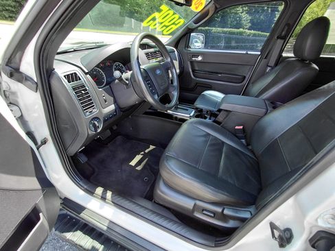 Used 2010 Ford Escape Limited image 2