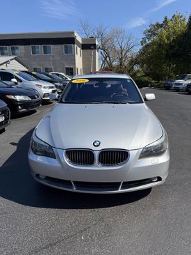 Used 2006 BMW 550i w/ M-Sport Package image 3