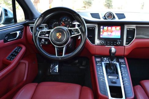 Used 2017 Porsche Macan image 20