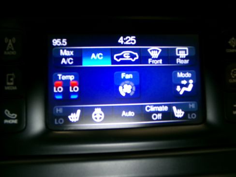 Used 2015 Chrysler 200 S image 17