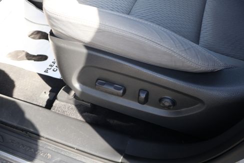 Used 2019 Hyundai Santa Fe XL SE image 20
