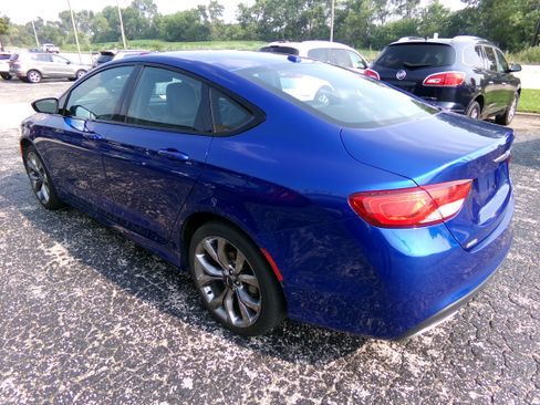 Used 2015 Chrysler 200 S image 3