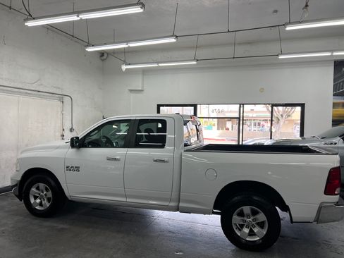 Used 2017 RAM 1500 SLT image 8